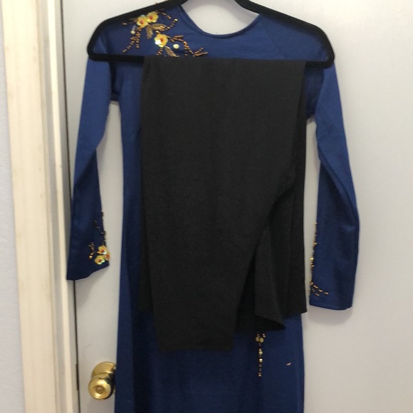 Vietnamese ao dài - Picture 3 of 3